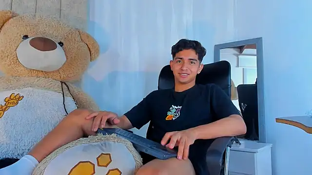 Snapshot of Muichiro_tokito1 chatting on January 2025 09:36:02 AM Muichiro tokito1 online show from January 2025 09:36:02 AM