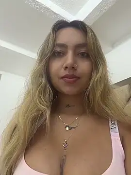Snapshot of amanda-medrano1 chatting on May 2026 02:24:02 PM amanda-medrano1 online show from May 2026 02:24:02 PM