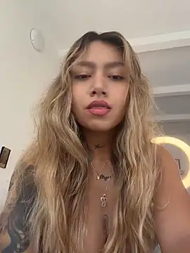 Snapshot of amanda-medrano1 chatting on May 2026 01:52:02 PM amanda-medrano1 online show from May 2026 01:52:02 PM