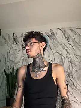 Snapshot of Saturno_v chatting on June 2026 10:07:01 AM Saturno v online show from June 2026 10:07:01 AM