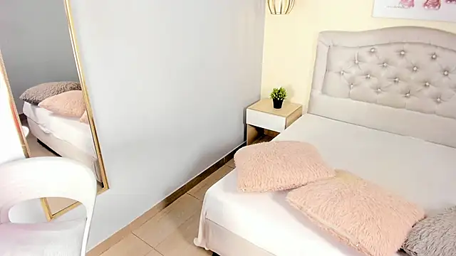 escarleth   online show from March 2026 12:23:01 PM