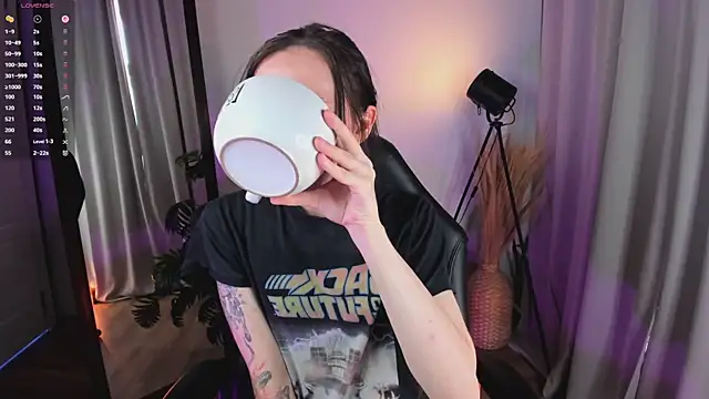 Snapshot of Dearly_kitty chatting on May 2026 01:27:02 PM Dearly kitty online show from May 2026 01:27:02 PM