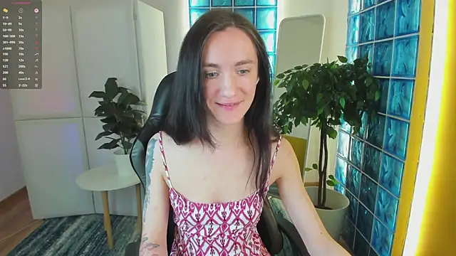 Snapshot of Dearly_kitty chatting on May 2026 01:28:01 PM Dearly kitty online show from May 2026 01:28:01 PM