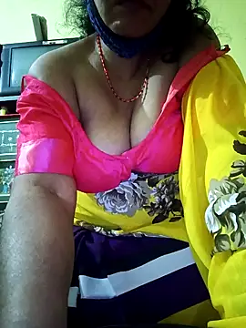 Snapshot of Riyaa_2024 chatting on December 2024 08:18:01 AM Riyaa 2024 online show from December 2024 08:18:01 AM