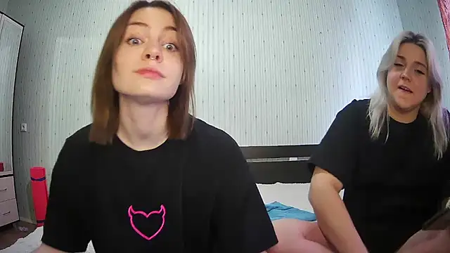 ChrisGirls online show from February 2025 12:05:02 PM