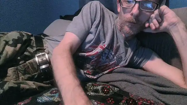 MysteriousFire23 online show from December 2025 01:00:01 AM