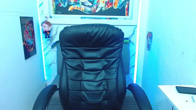 targuerian22 online show from November 2025 08:03:02 AM