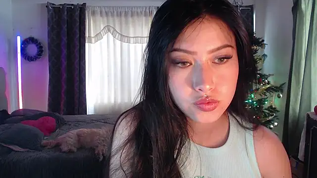 Emilyswan04 online show from December 2024 06:42:02 PM