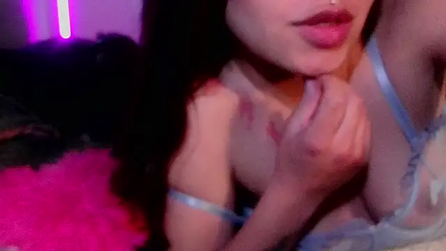 Emilyswan04 online show from March 2025 09:21:01 PM