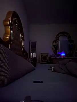 Liilii22 online show from December 2024 11:45:01 PM