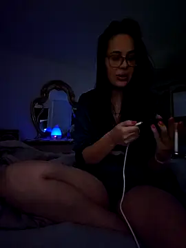 Liilii22 online show from December 2024 09:41:01 PM