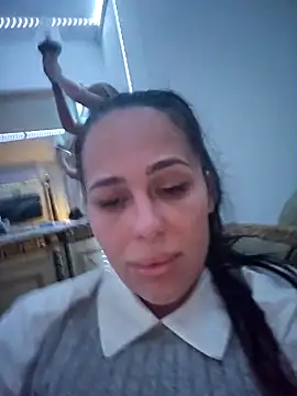 Liilii22 online show from January 2025 05:20:02 PM