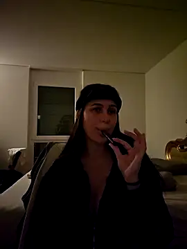 Liilii22 online show from January 2025 05:10:02 PM