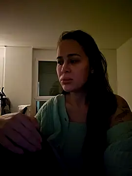 Liilii22 online show from February 2025 05:58:01 PM