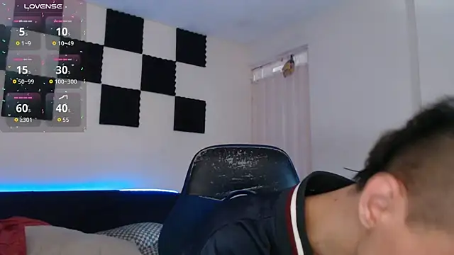 bryamado69 online show from November 2025 01:43:02 PM