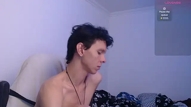 Snapshot of bryamado69 chatting on April 2026 08:17:01 AM bryamado69 online show from April 2026 08:17:01 AM