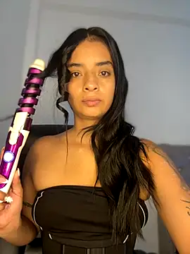 Snapshot of Laura_fernandezII chatting on October 2025 05:14:02 PM Laura fernandezII online show from October 2025 05:14:02 PM