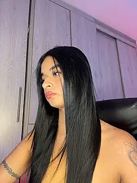 Laura fernandezII online show from December 2025 10:14:01 PM