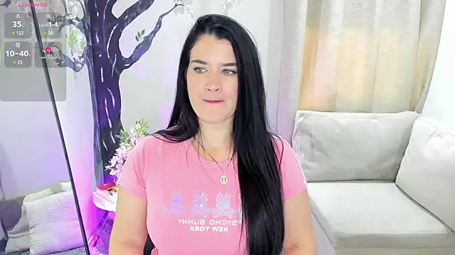 Snapshot of LenaRuiz_ chatting on April 2026 01:41:01 PM LenaRuiz online show from April 2026 01:41:01 PM