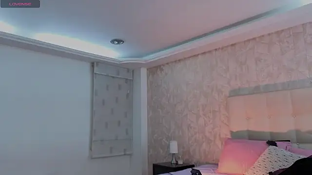 Snapshot of _sharlotte777 chatting on January 2026 12:42:02 PM sharlotte777 online show from January 2026 12:42:02 PM