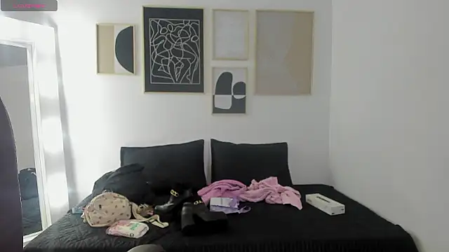 Snapshot of _sharlotte777 chatting on February 2026 12:44:02 PM sharlotte777 online show from February 2026 12:44:02 PM