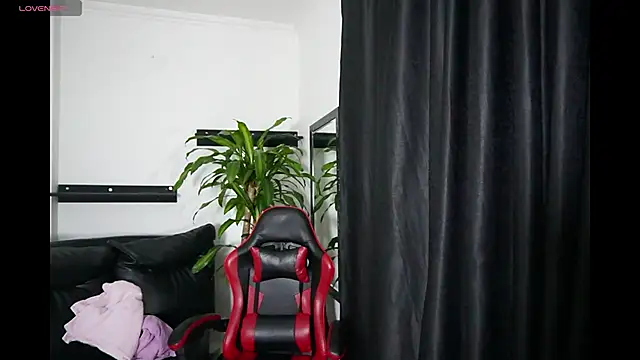 Snapshot of _sharlotte777 chatting on February 2026 01:10:01 PM sharlotte777 online show from February 2026 01:10:01 PM