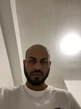 islandvybee55 online show from December 2024 02:33:01 AM