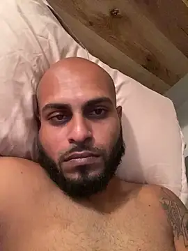 islandvybee55 online show from February 2026 01:01:02 PM