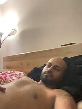 islandvybee55 online show from April 2026 04:26:02 PM