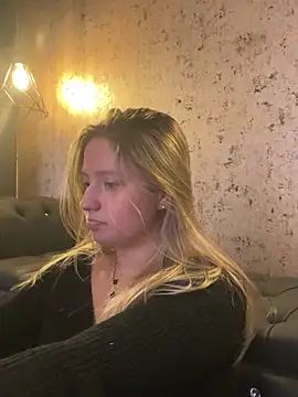 Snapshot of MiaPetit_ chatting on March 2025 04:50:02 PM MiaPetit  online show from March 2025 04:50:02 PM