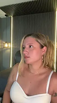 Snapshot of MiaPetit_ chatting on October 2025 11:57:02 PM MiaPetit  online show from October 2025 11:57:02 PM