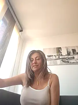 Latiinvenushot online show from March 2026 02:20:01 PM