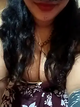 Snapshot of MONA_DARLING31 chatting on February 2025 05:11:02 AM MONA DARLING31 online show from February 2025 05:11:02 AM