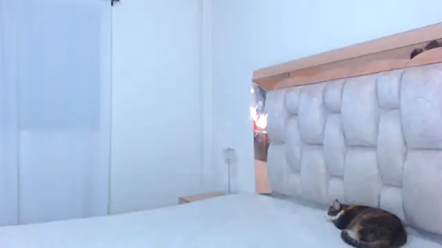 lolaperrys online show from December 2024 02:10:01 AM