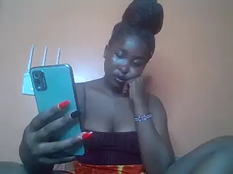 Moonfades online show from January 2025 12:29:02 PM