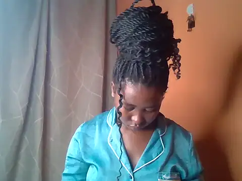 Moonfades online show from November 2025 06:59:02 AM