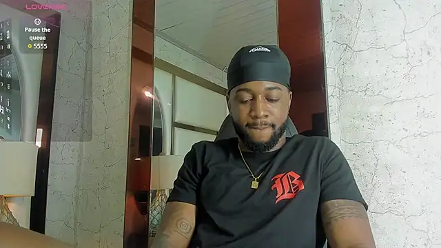 Drake Nassir4 online show from November 2025 02:19:01 PM