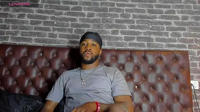 Drake Nassir4 online show from December 2025 04:56:01 PM