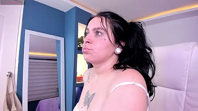 Lucy Smith2 online show from February 2025 03:34:02 AM