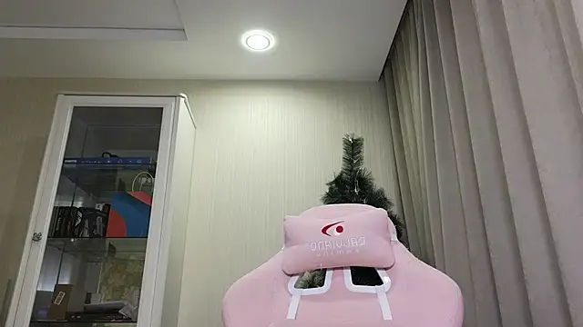 littlevildevil online show from December 2024 02:43:02 PM