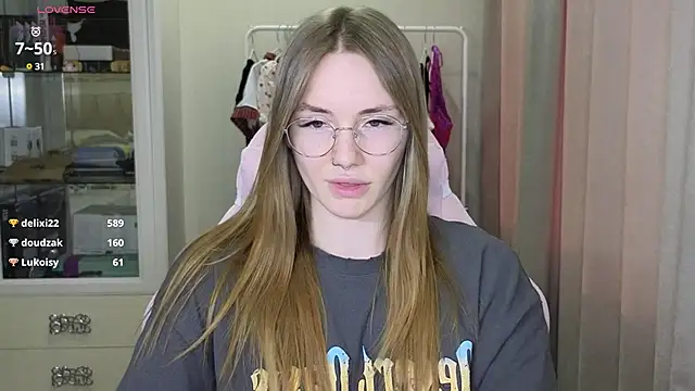 littlevildevil online show from February 2025 02:20:02 PM