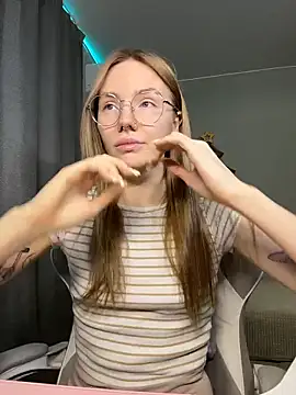 littlevildevil online show from February 2026 09:41:01 AM