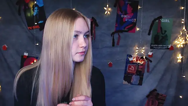 Snapshot of MademoiselleCl chatting on February 2026 01:21:02 PM MademoiselleCl online show from February 2026 01:21:02 PM