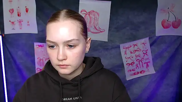 Snapshot of MademoiselleCl chatting on February 2026 01:20:01 PM MademoiselleCl online show from February 2026 01:20:01 PM