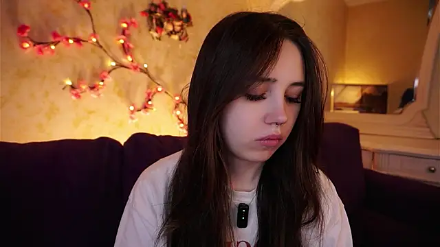 Snapshot of GillianDowdey chatting on February 2026 03:11:02 AM GillianDowdey online show from February 2026 03:11:02 AM