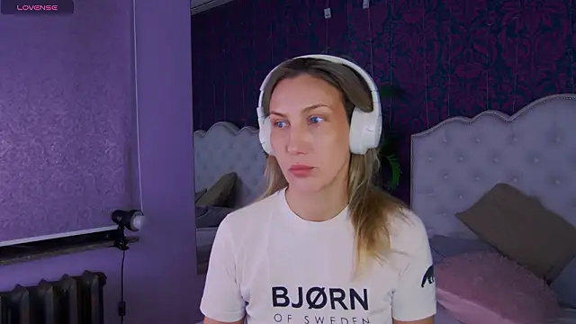 Snapshot of ElizaMayers chatting on February 2026 01:09:02 PM ElizaMayers online show from February 2026 01:09:02 PM