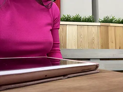 JulieErmesx online show from January 2025 11:35:01 AM