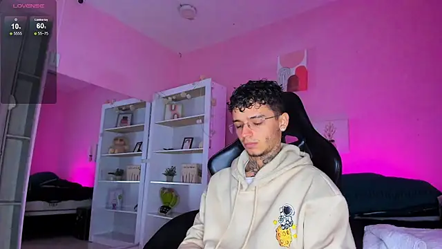 Ian Castillo  online show from November 2025 11:20:02 AM