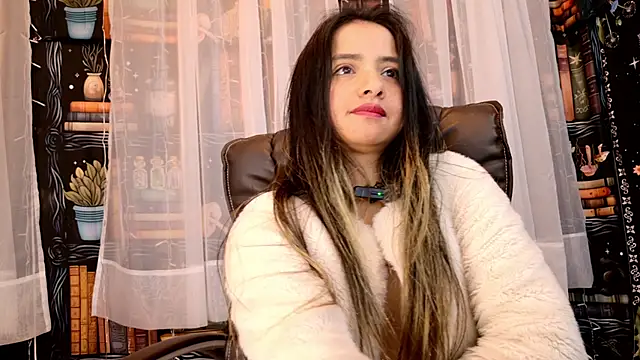 Snapshot of julietta___jackson chatting on May 2026 08:27:01 PM julietta jackson online show from May 2026 08:27:01 PM