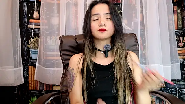 Snapshot of julietta___jackson chatting on May 2026 08:35:02 PM julietta jackson online show from May 2026 08:35:02 PM